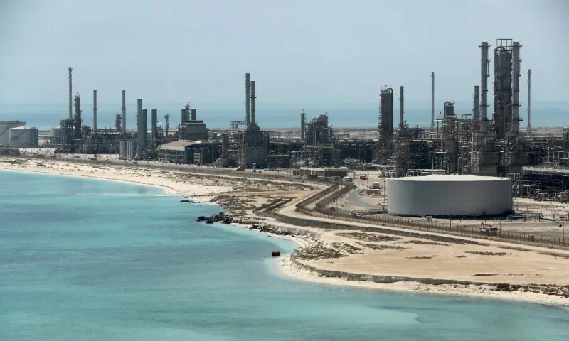 Aramco helicopter crash kills 14 in Saudi Arabia
