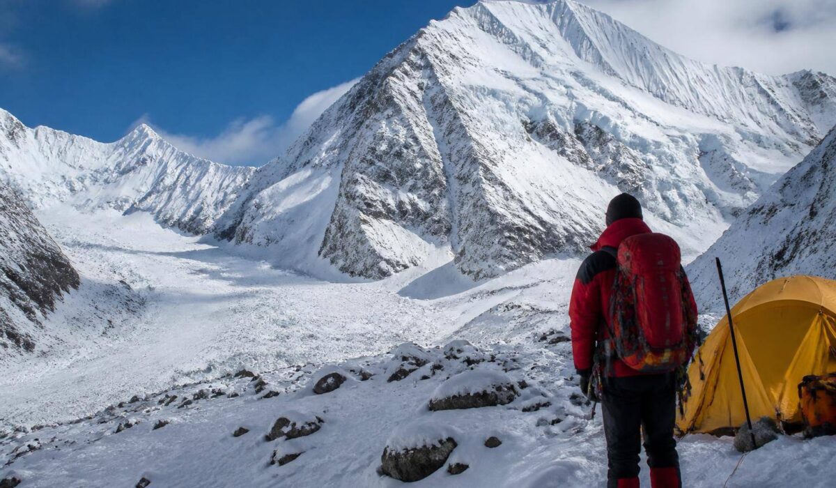 Search Operation Resumes for Missing Climbers After Broad Peak Avalanche